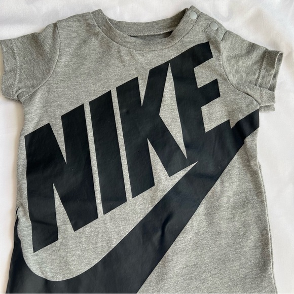 Nike Grey Logo Print Short Sleeve Romper Size 3 Months - Picture 3 of 10